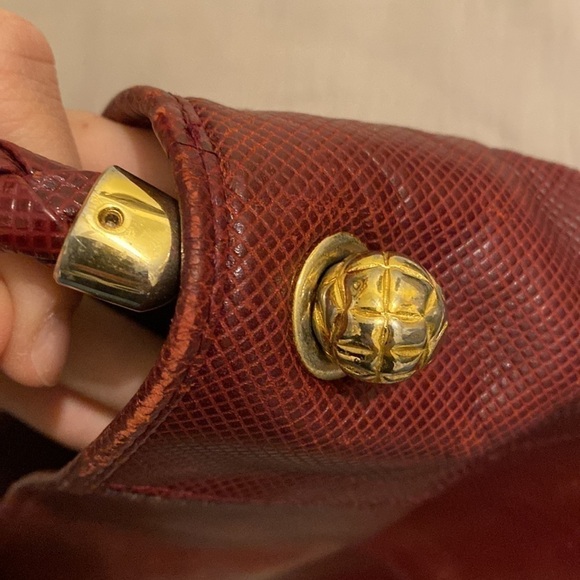 BOTTEGA Veneta leather vintage burgundy shoulder/ crossbody bag . - Picture 8 of 17